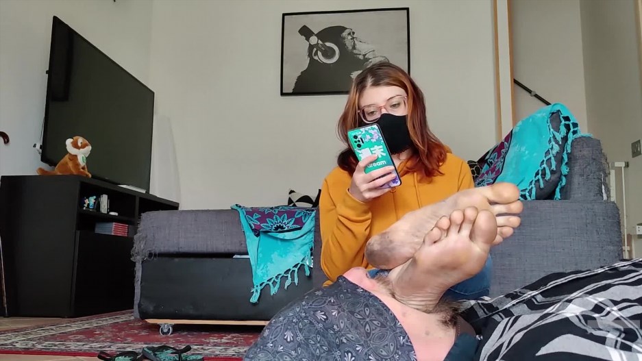 Miss ZetaMoon - Flip Flops slapping dirty feet cleaning and hard heel gagging